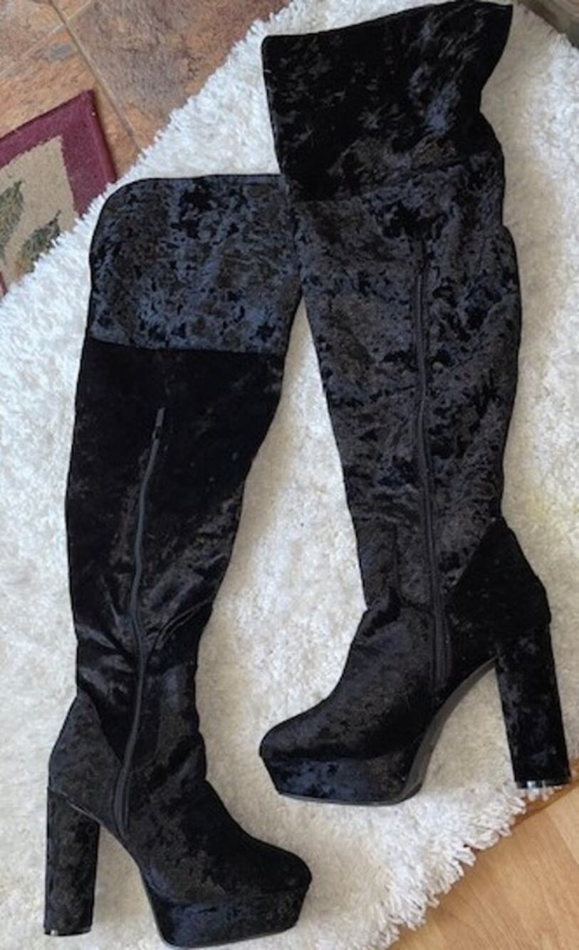 Rogue Knee Hi Boots Platform Sz 10 NWOT
